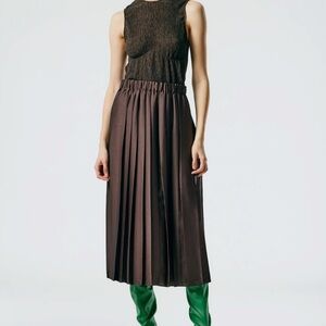 Tibi Feather Weight Pleated Pull On Skirt |  Size Small